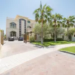 Serviced-Villa For Rent In The Pearl - Qatar
