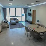 Lovely 2 Bed Apt On 24 Floor In Zig Zag Tower