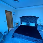 Lovely 2 Bed Apt On 24 Floor In Zig Zag Tower