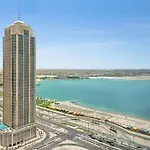 Wyndham Grand Doha West Bay