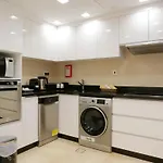 Luxury Apartment In The Pearl, Qatar