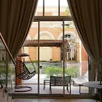 Luxury Apartment In The Pearl, Qatar