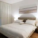 Luxury Apartment In The Pearl, Qatar