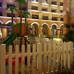 Luxurious Apartment In The Pearl, Qatar