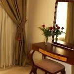 George II Hotel