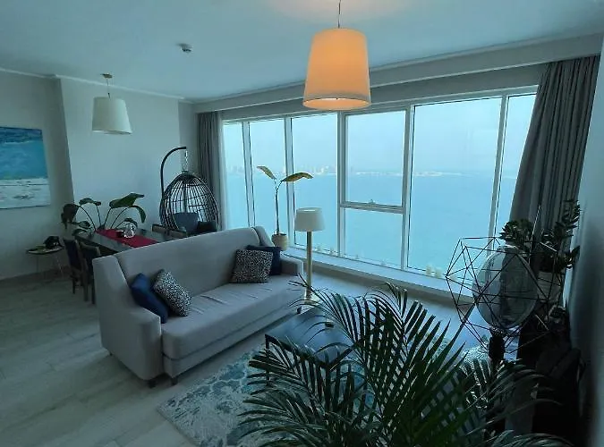 Sea View Flat In Central Doha