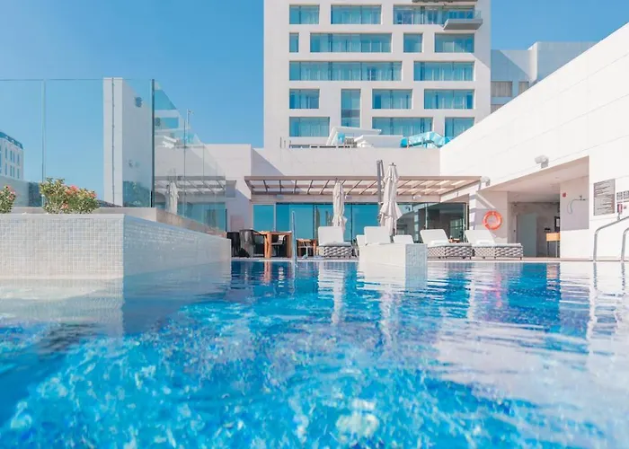 Abesq Doha Hotel And Residences, An Ihg Hotel
