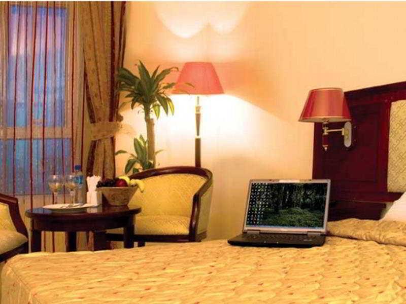 Hotel Ayana Golden Coast Doha