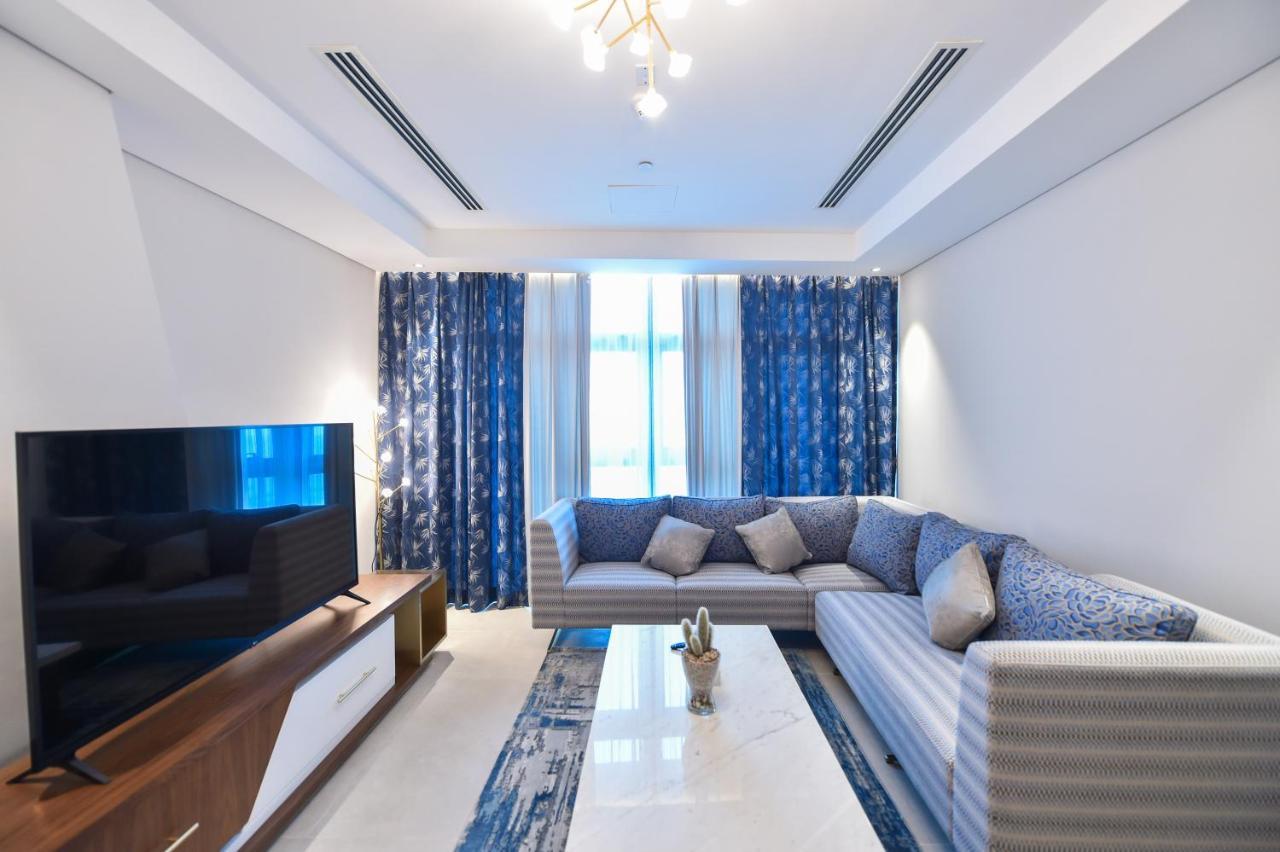 Waterfront Hotel 5*