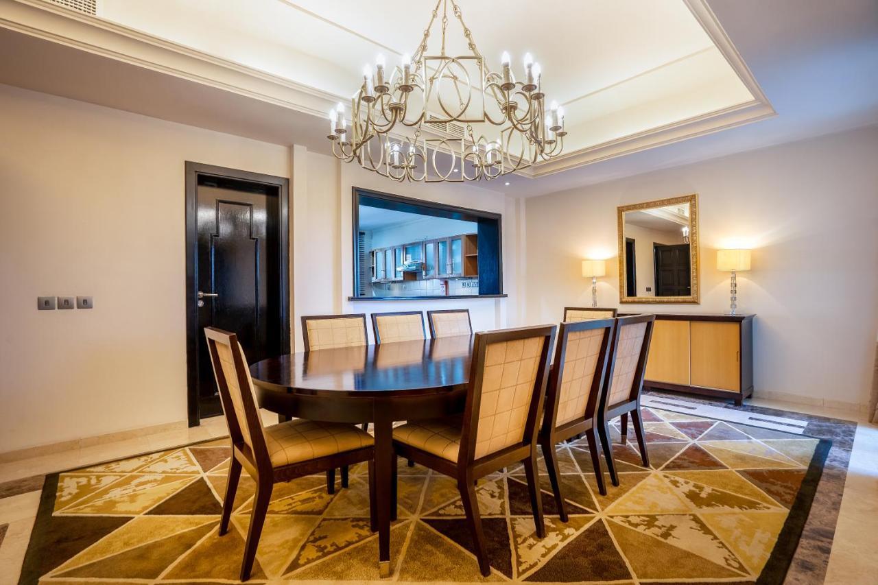 Grand Hyatt &