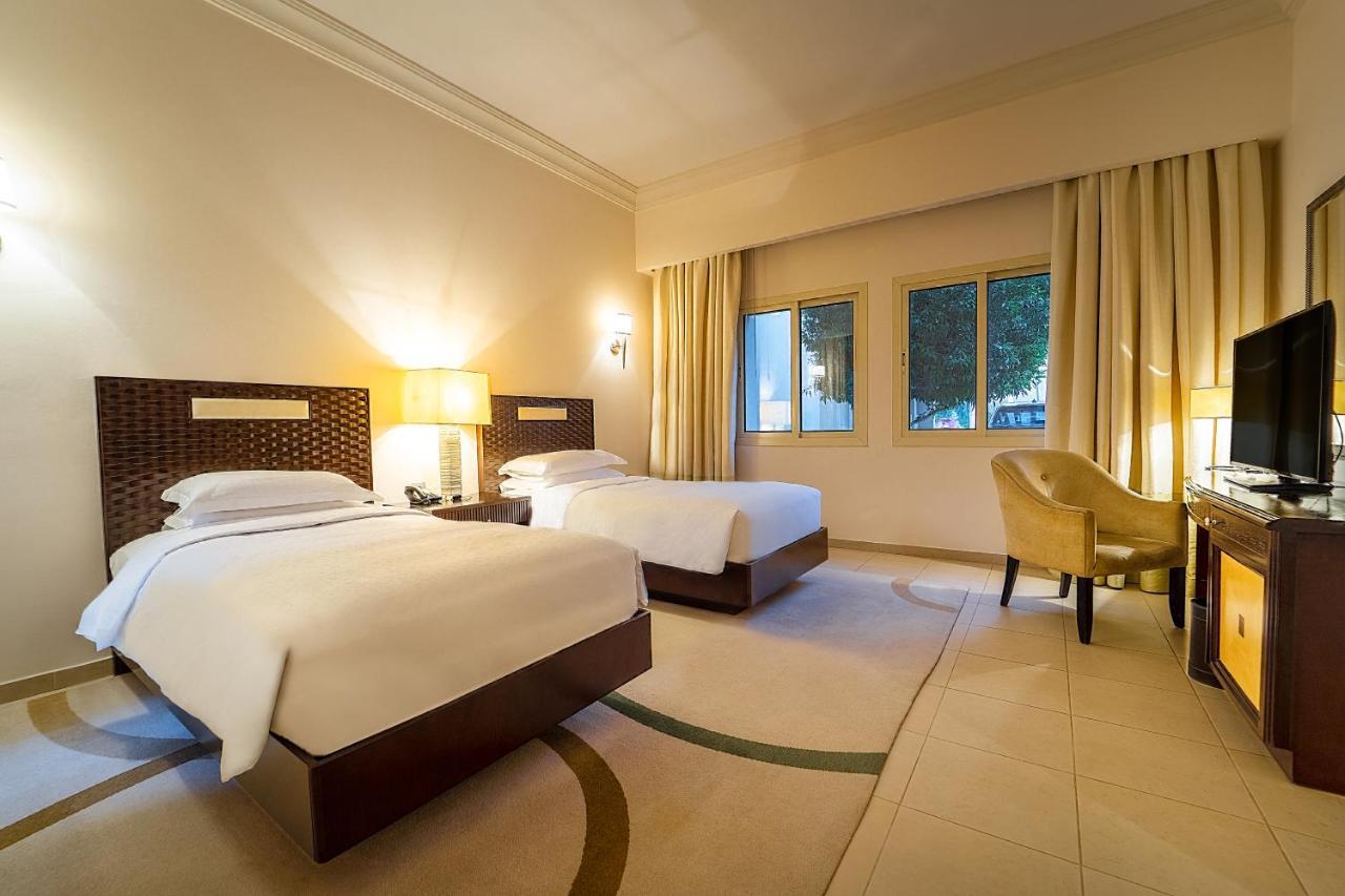 Grand Hyatt &
