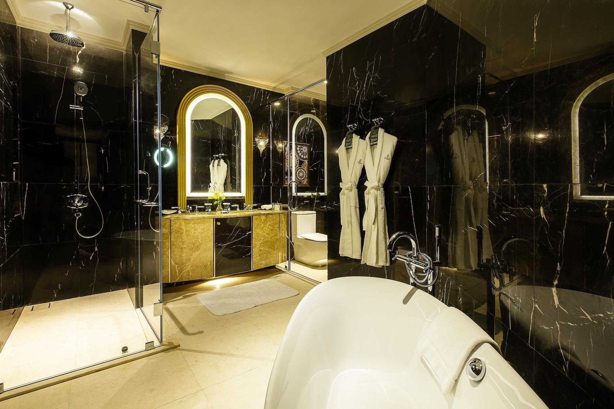 Ezdan Palace 5*