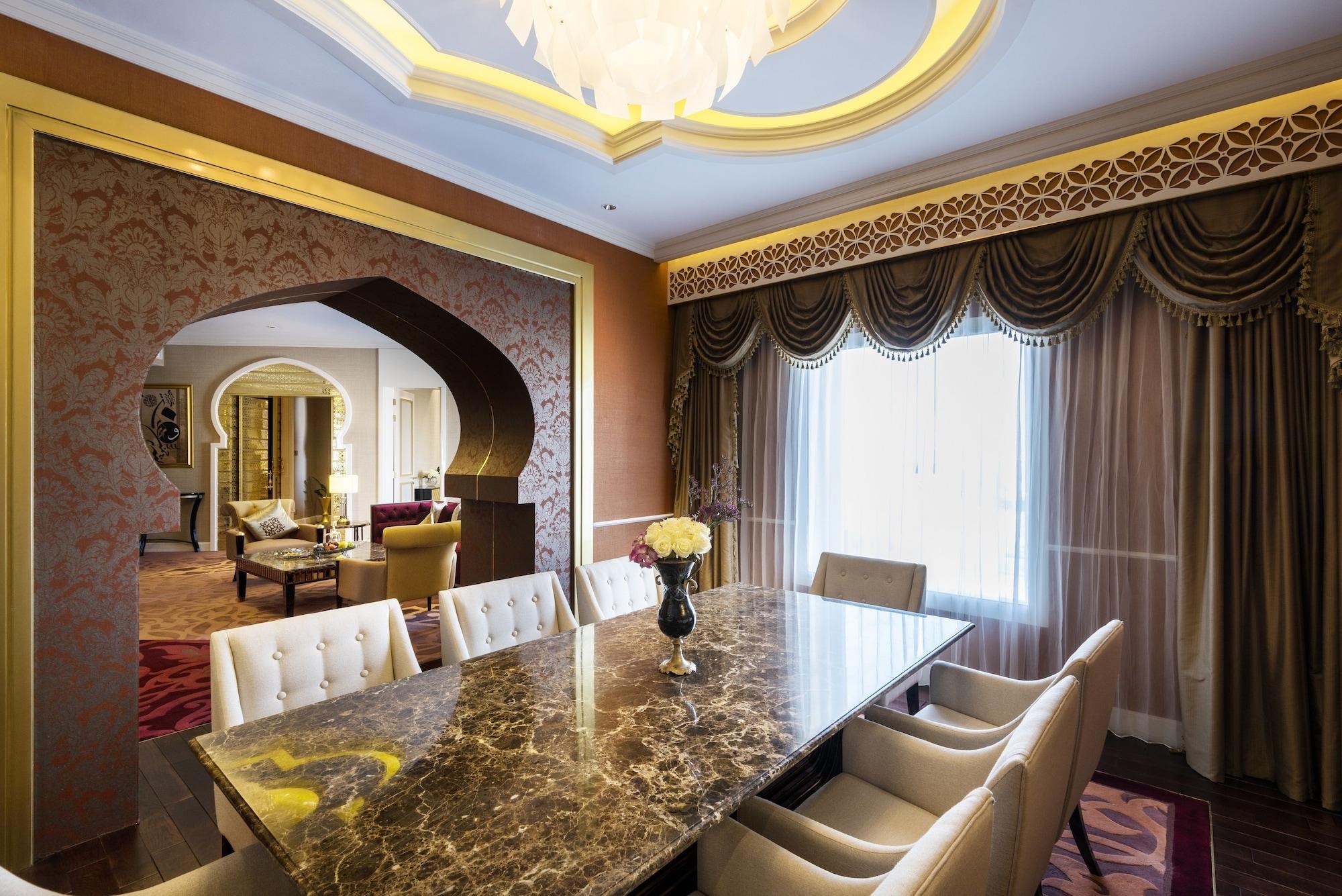Hotel Ezdan Palace 5*