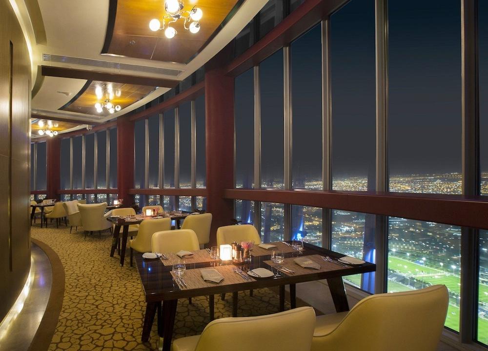 Hotel The Torch Doha 5*