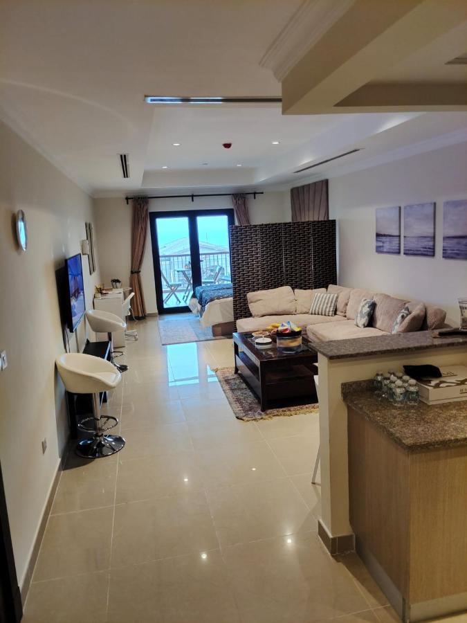 Sea View, Sunlit Studio In The Pearl *