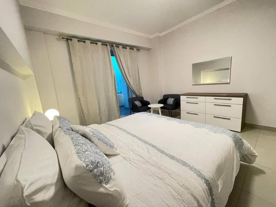 Apartment Unique 1 Bedroom Chalet Beach Front