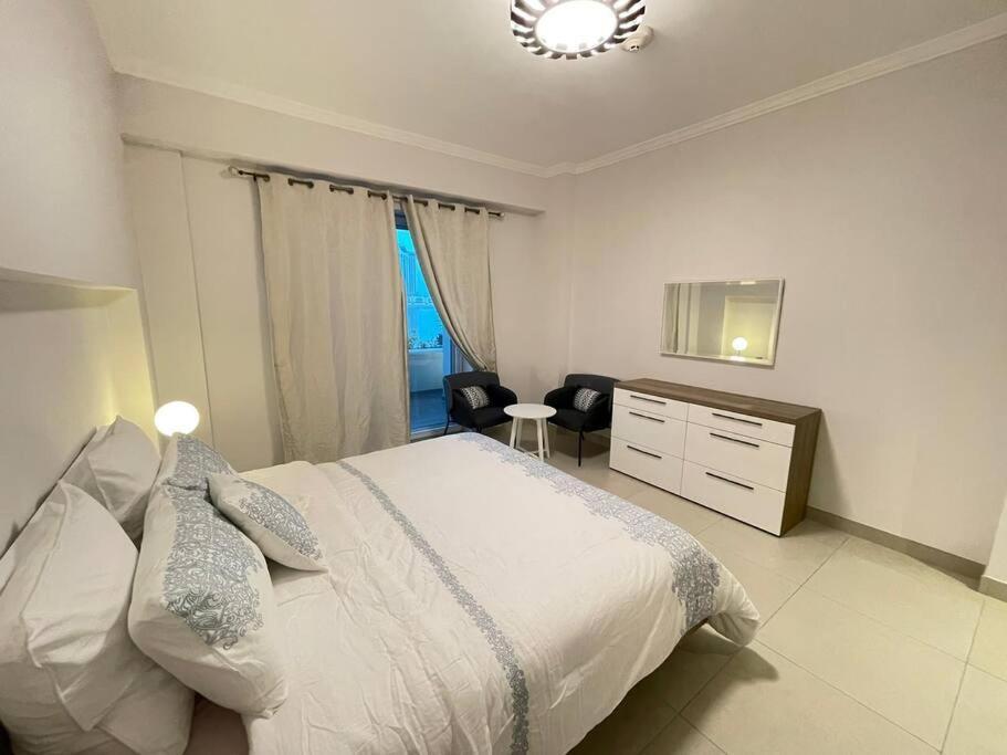 Unique 1 Bedroom Chalet Beach Front *