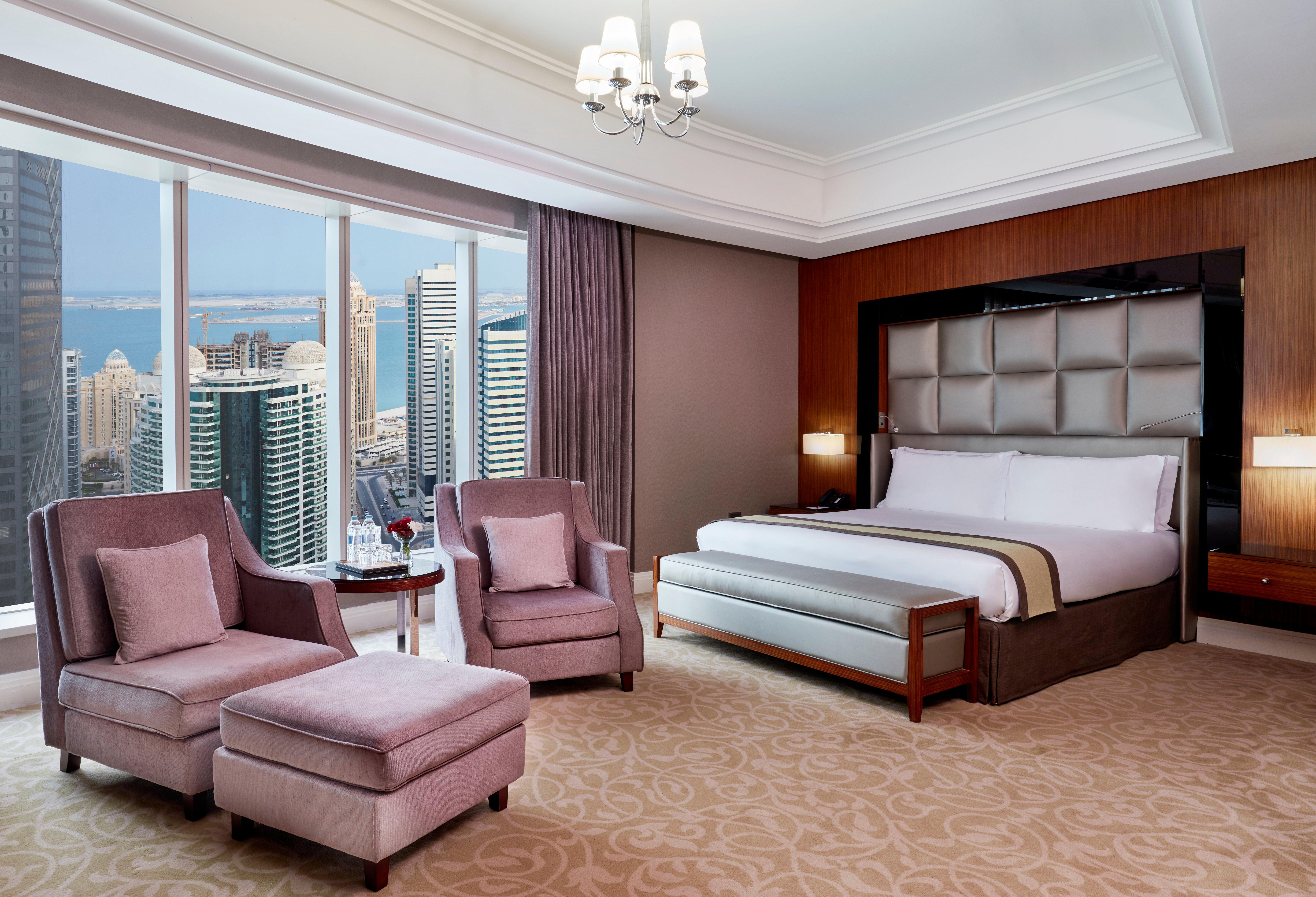 Plaza West Bay 5*
