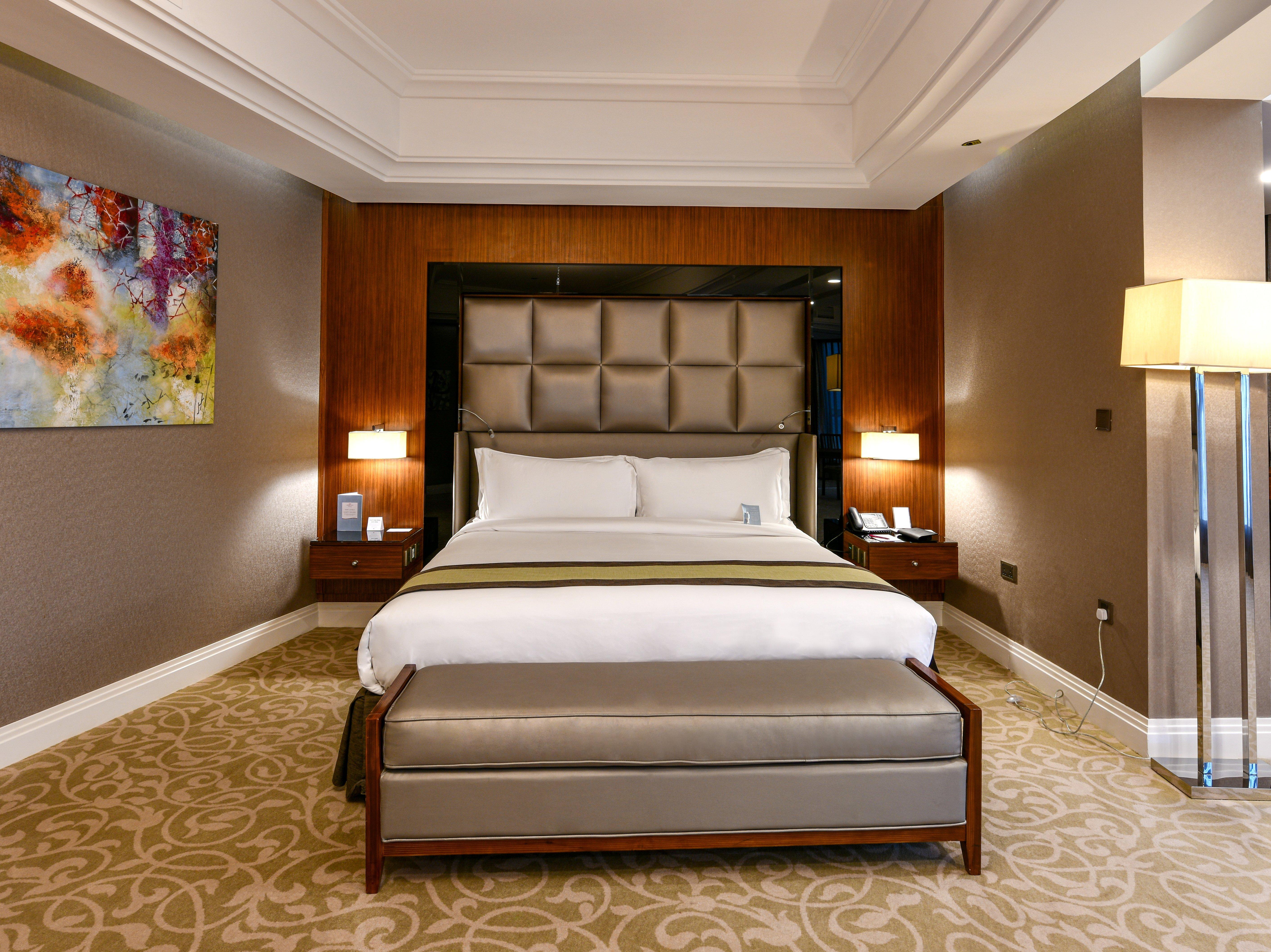 Hotel Plaza West Bay