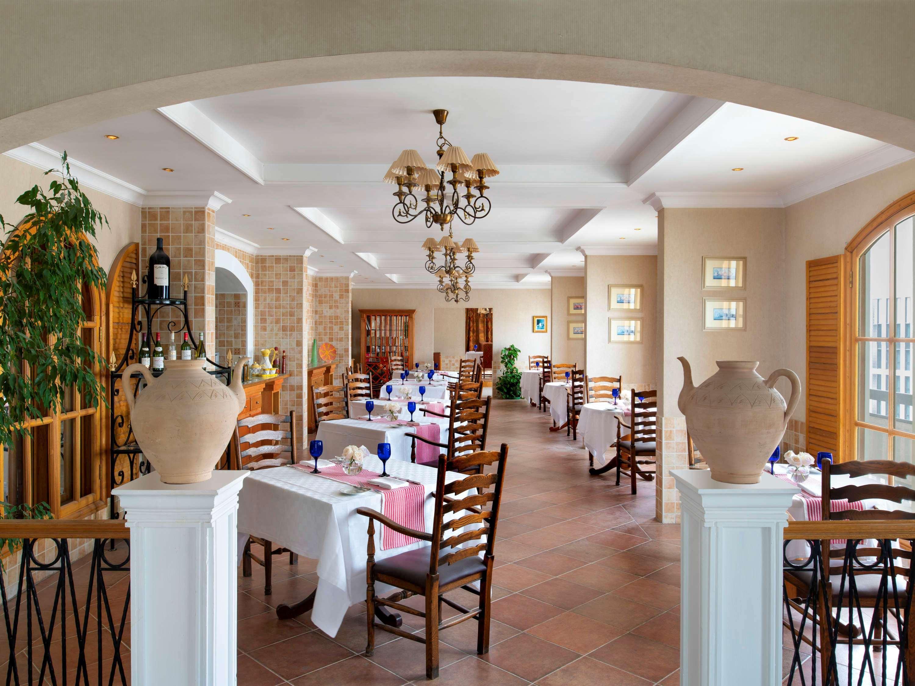 Treffen House - Souq Waqif And Next To Msheireb Metro Station Hotel 4*