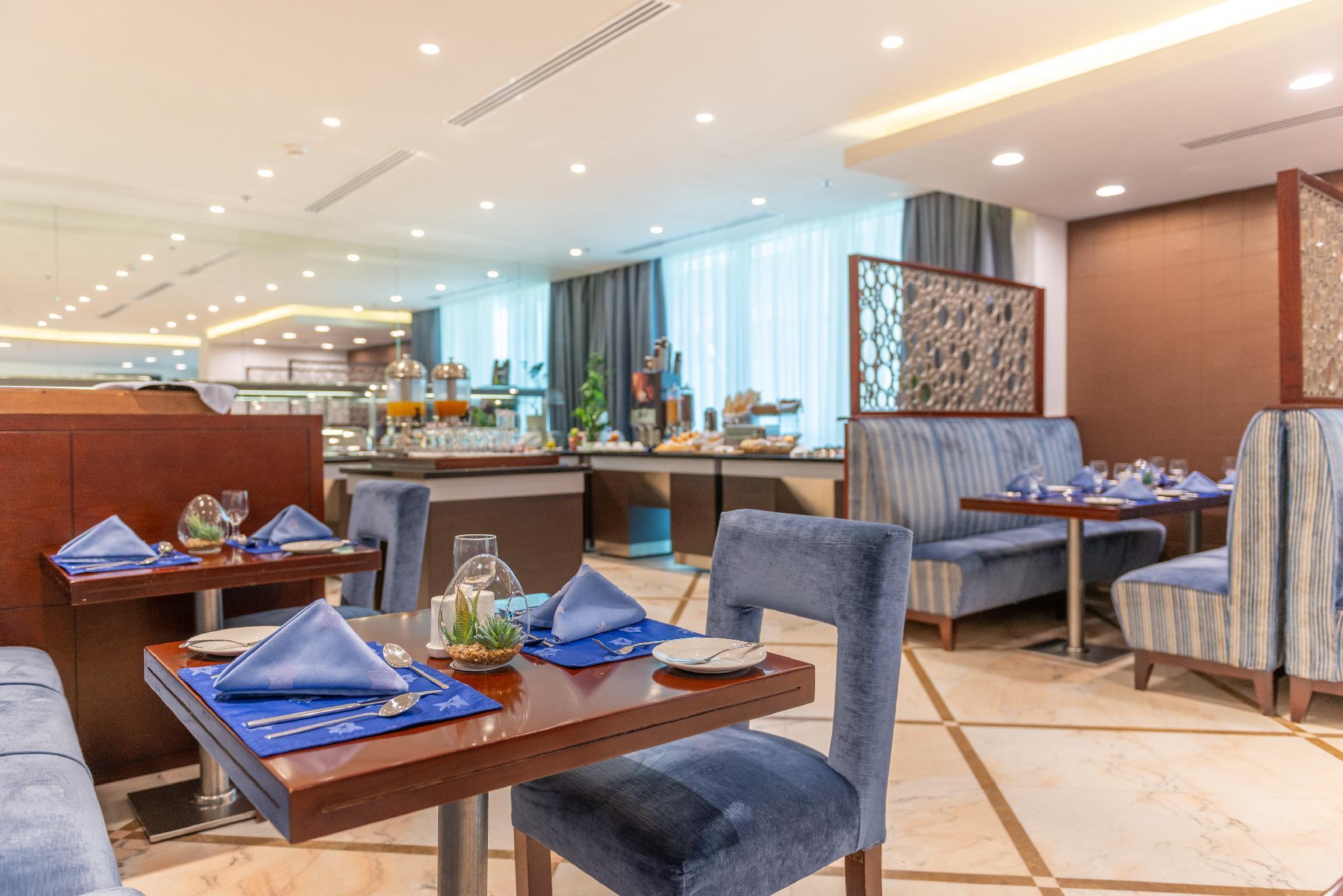 Hotel Century 4*