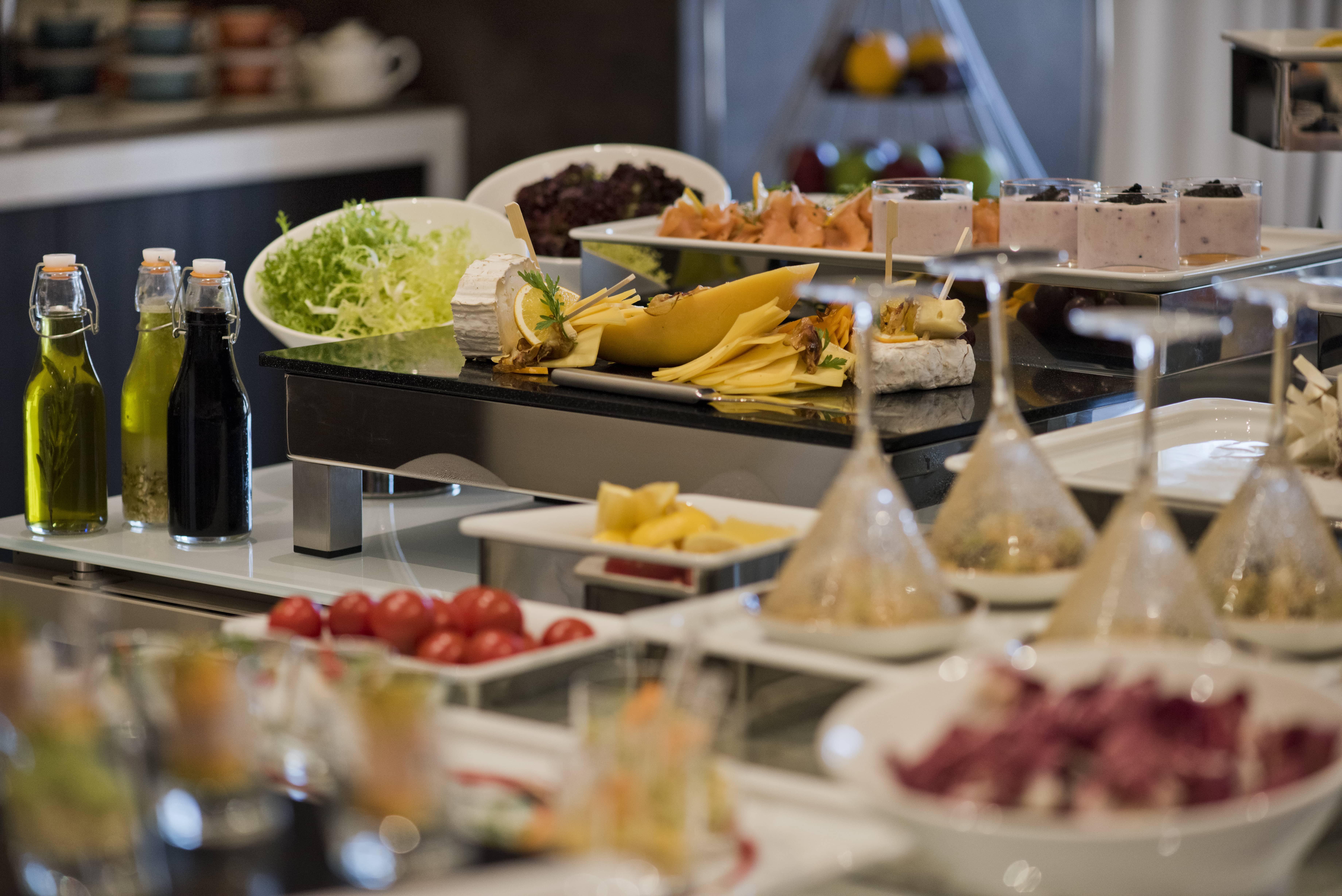 Voco Doha West Bay Suites By Ihg Hotel Doha