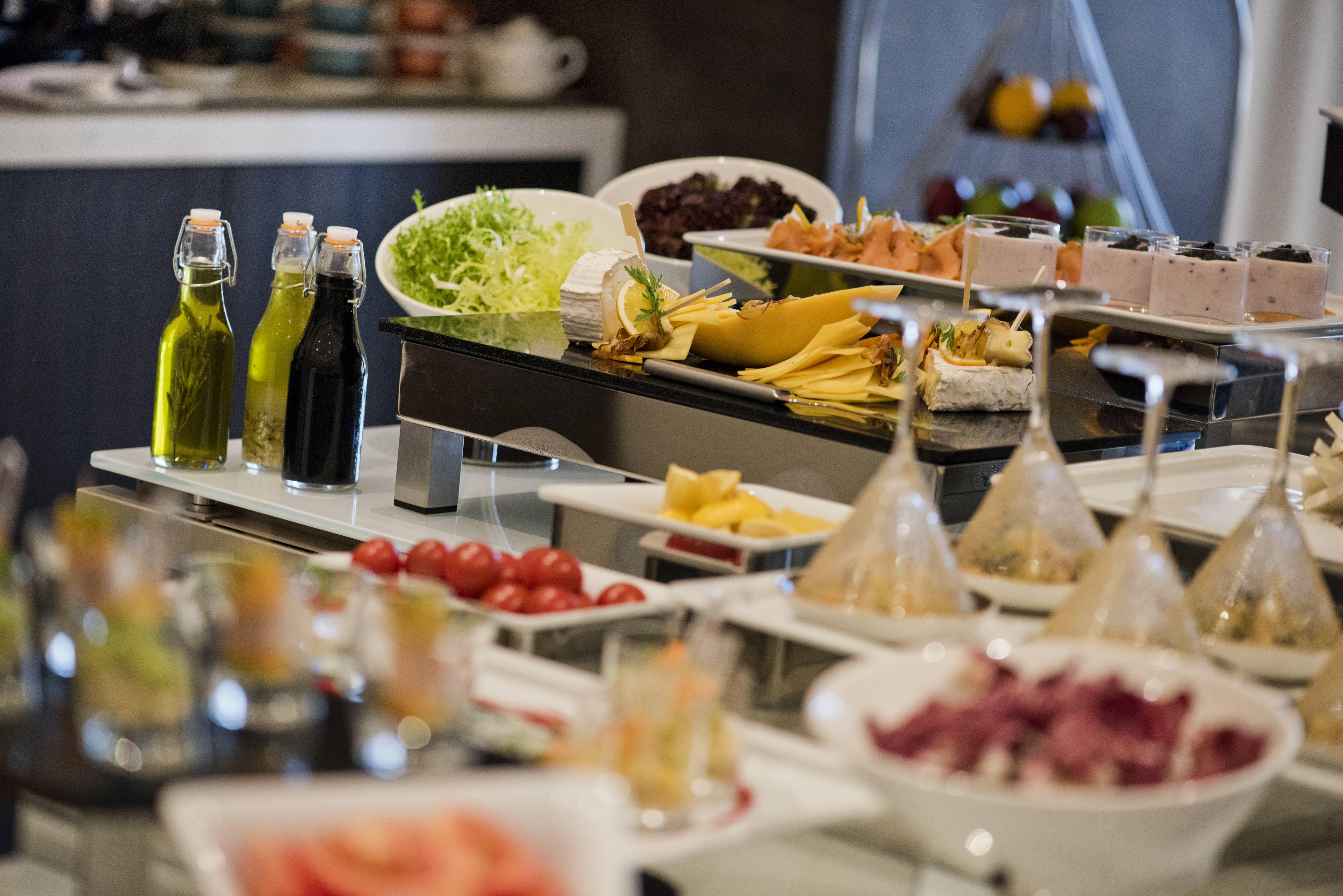 Voco Doha West Bay Suites By Ihg Hotel 5*