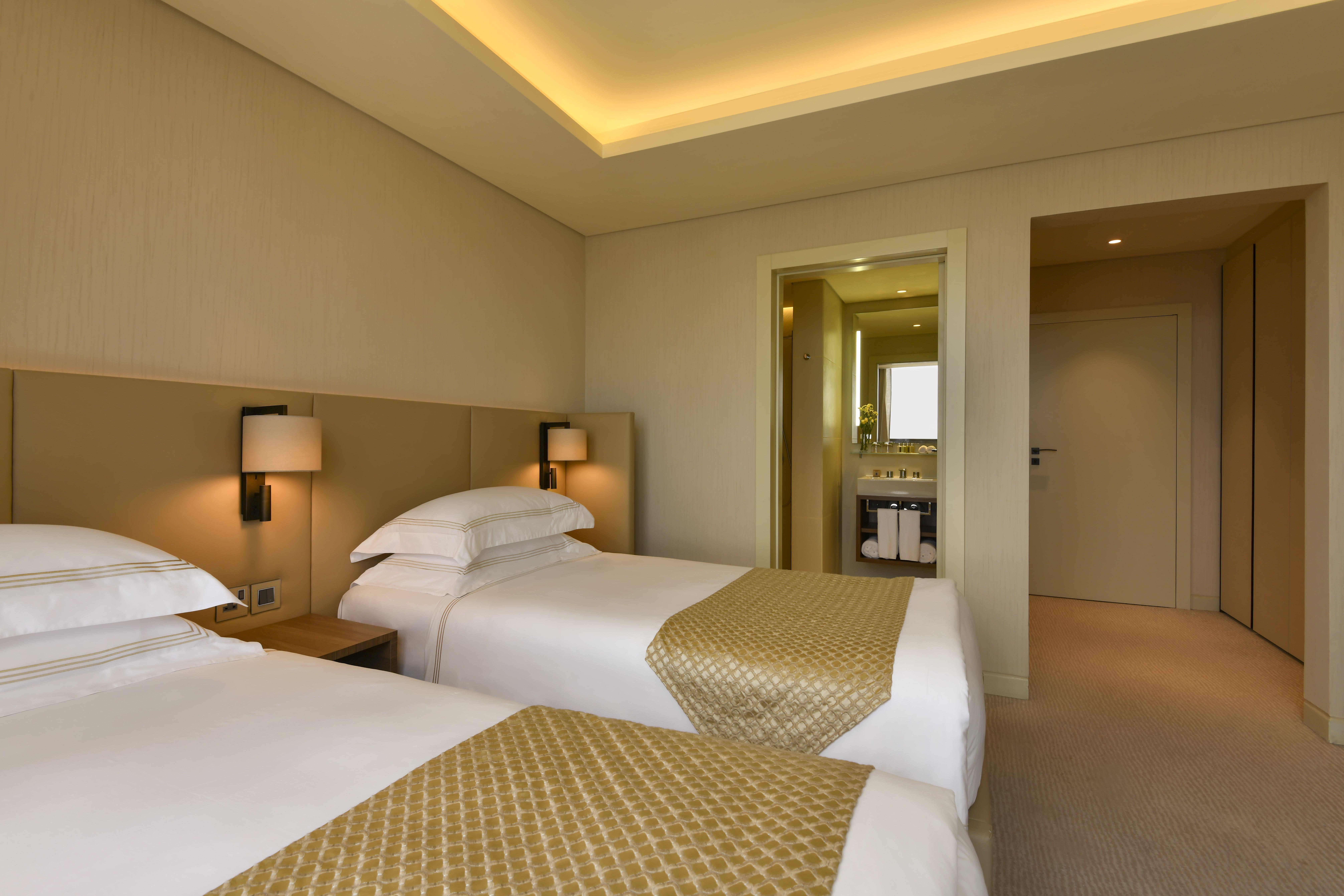 Voco Doha West Bay Suites By Ihg Hotel Doha
