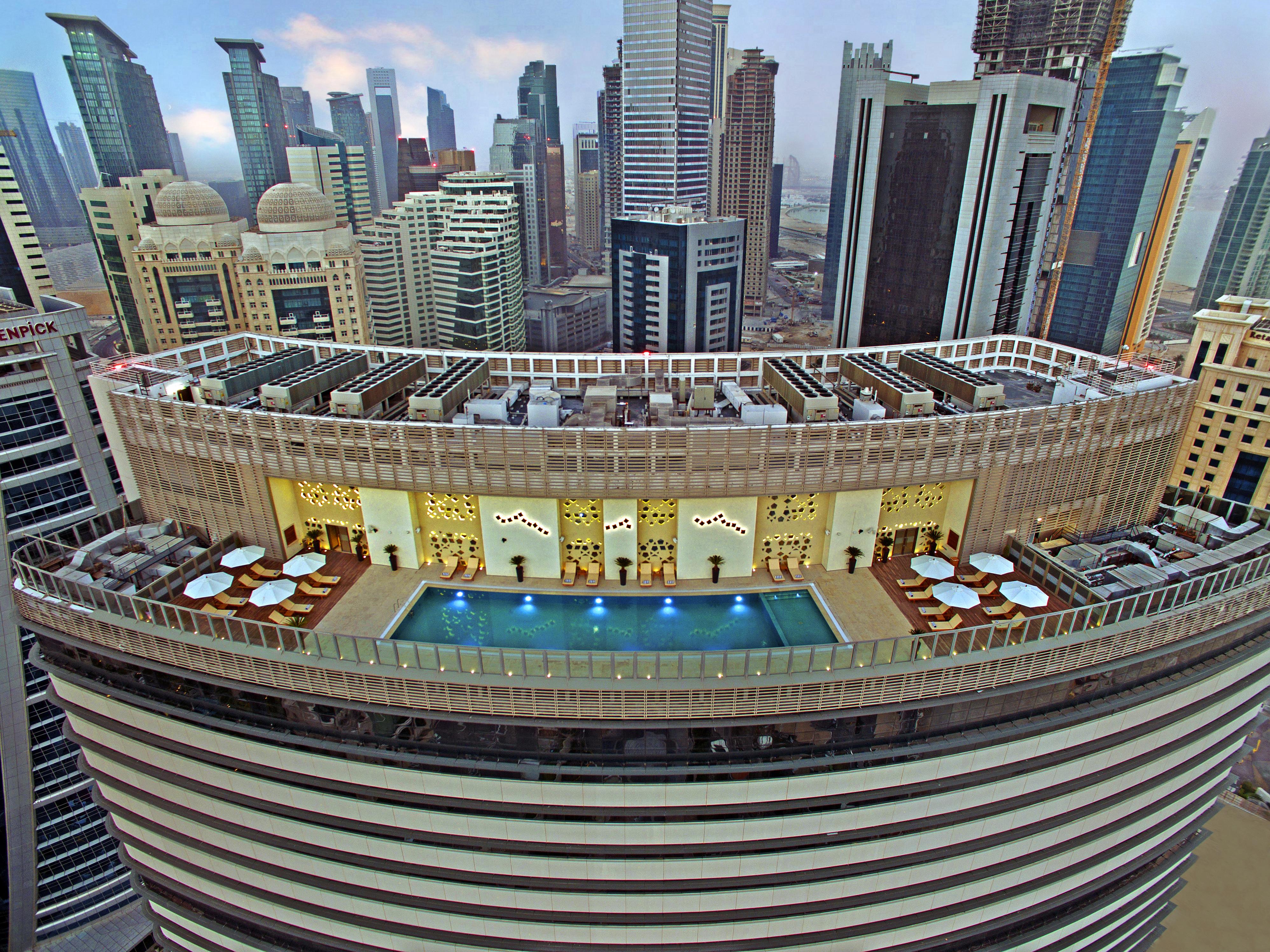 The Curve Aparthotel 4*