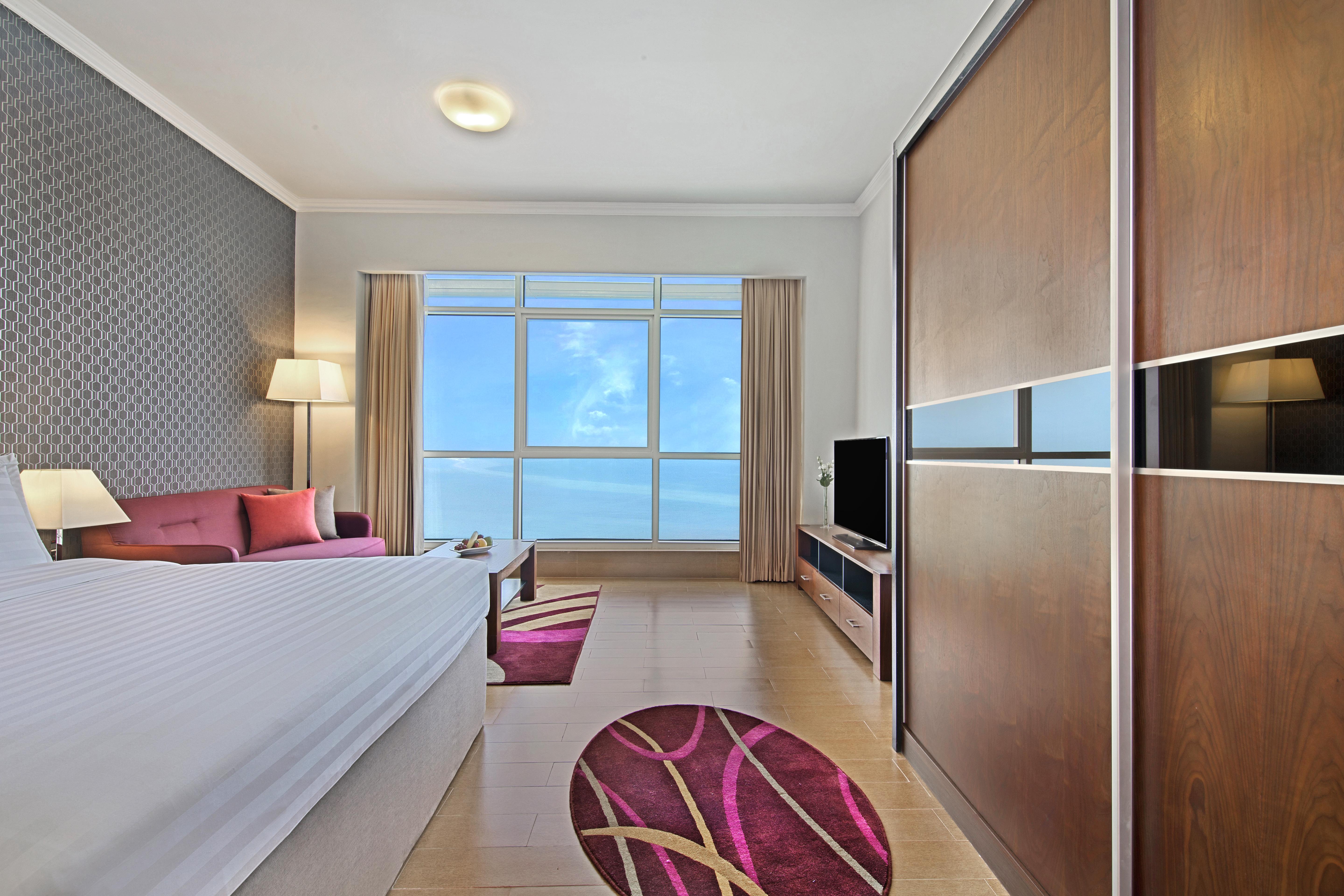 Aparthotel The Curve 4*