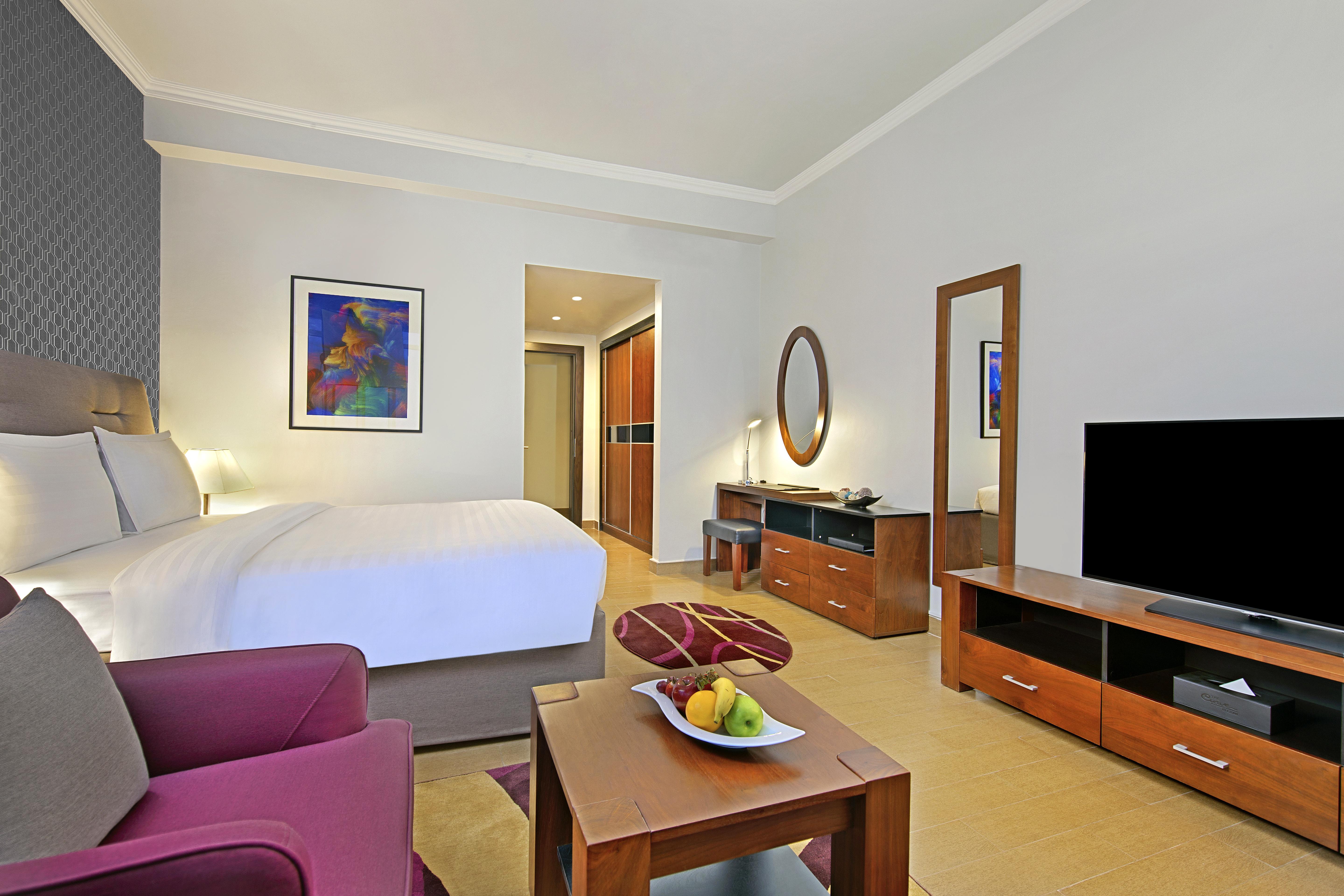 The Curve Aparthotel 4*