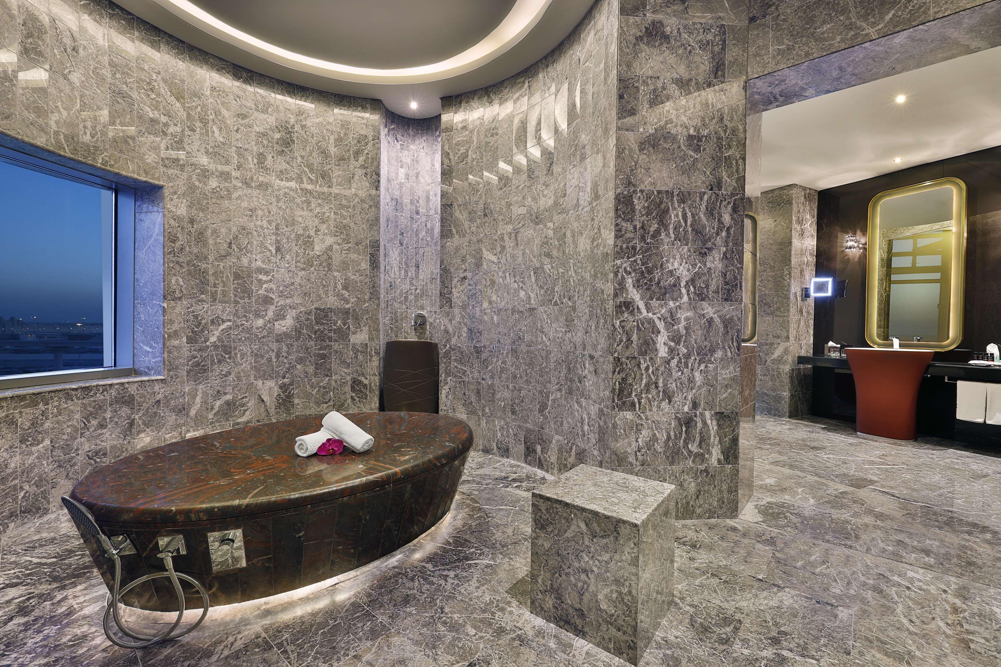 Hotel Alrayyan Hotel Doha, Curio Collection By Hilton