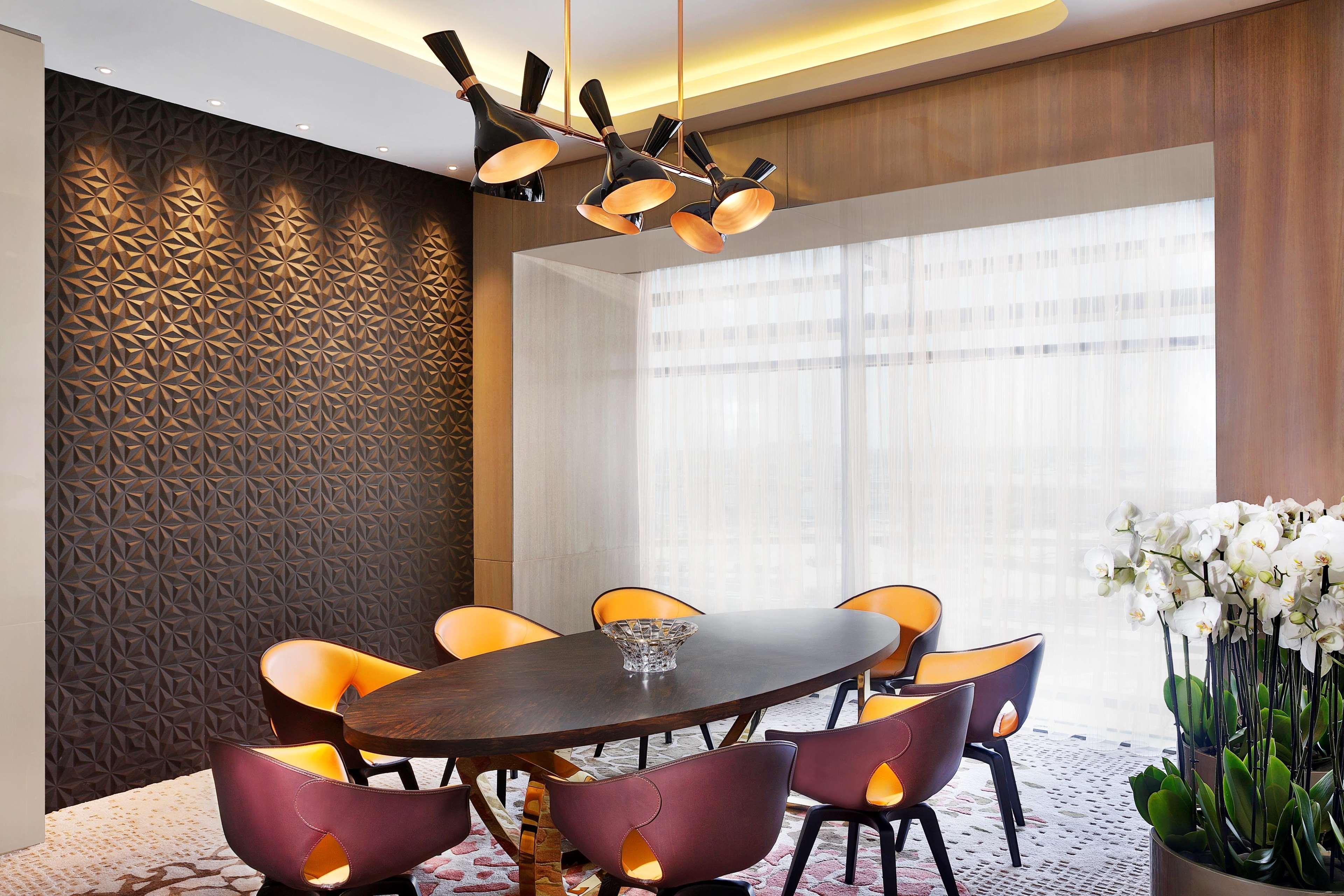 Alrayyan Hotel Doha, Curio Collection By Hilton Hotel