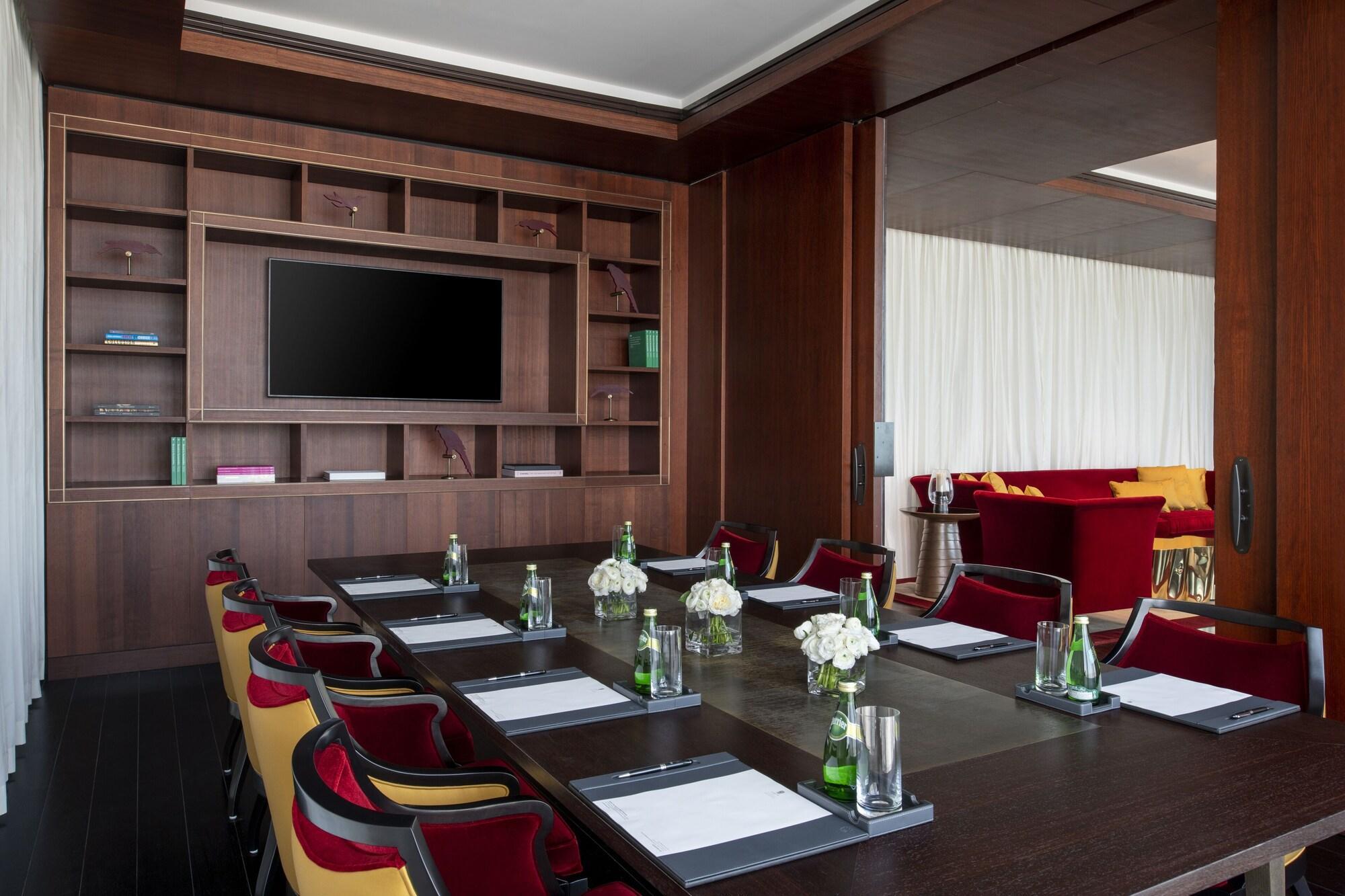 Banyan Tree 5*