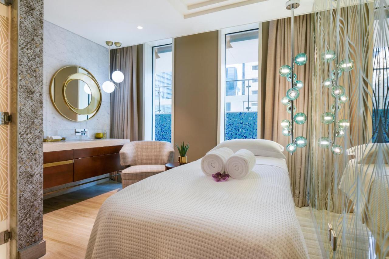 Hotel Wyndham Grand West Bay Doha