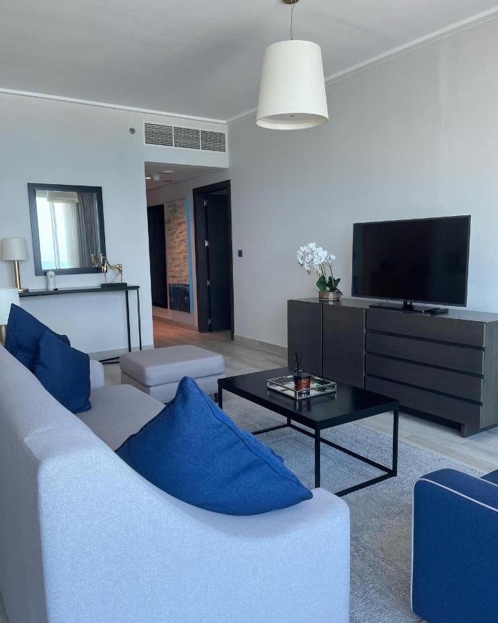 Sea View 1bhk Apt At West Bay Central