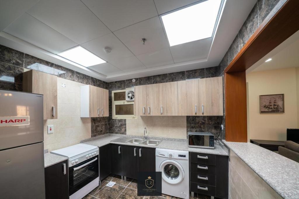 Apartamento Lovely 3-bedroom Serviced By Land Royal. Doha