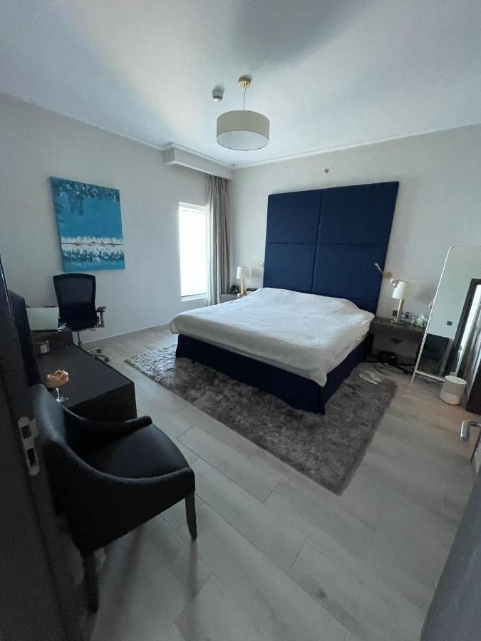 Sea View Flat In Central Căn hộ