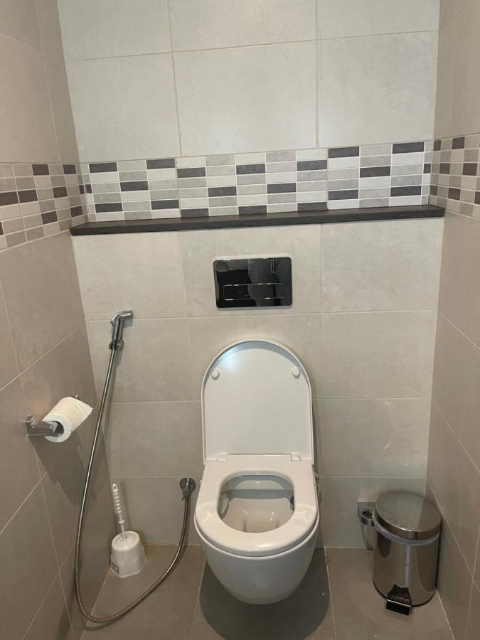 Sea View 1bhk Apt At West Bay Central
