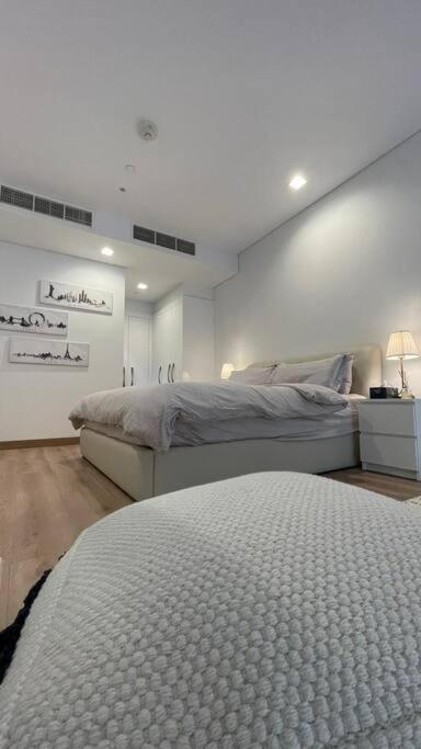 Luxurious Loft In Viva Bahriya, The Pearl Apartment