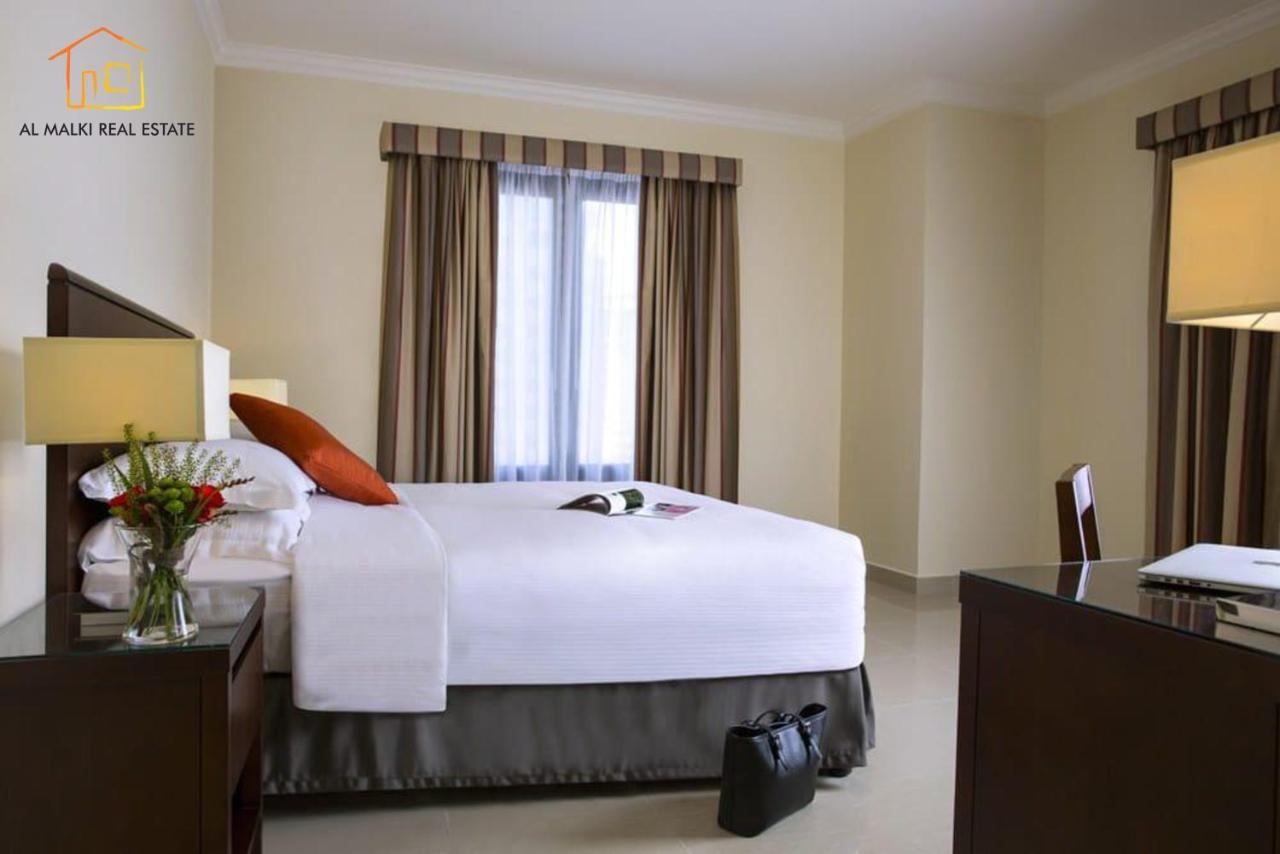 Al Malki Tower At Pearl Qatar *