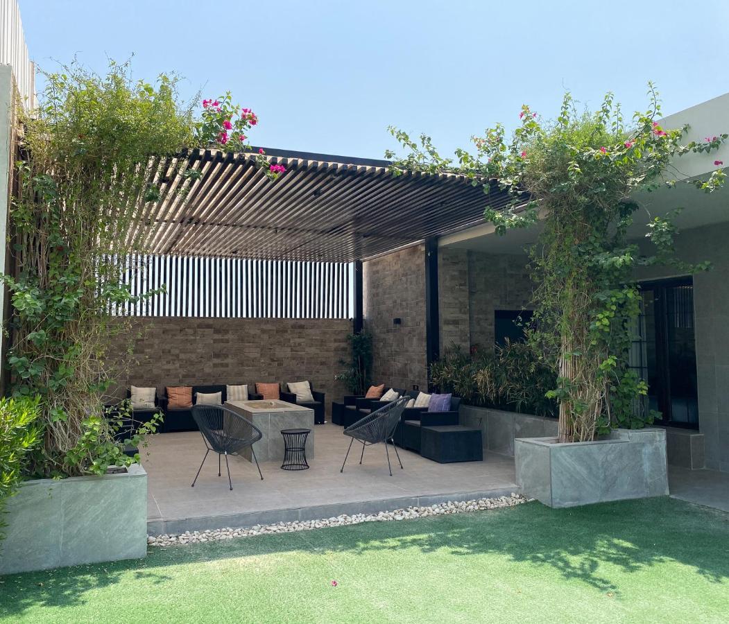 The Pool House Chalet