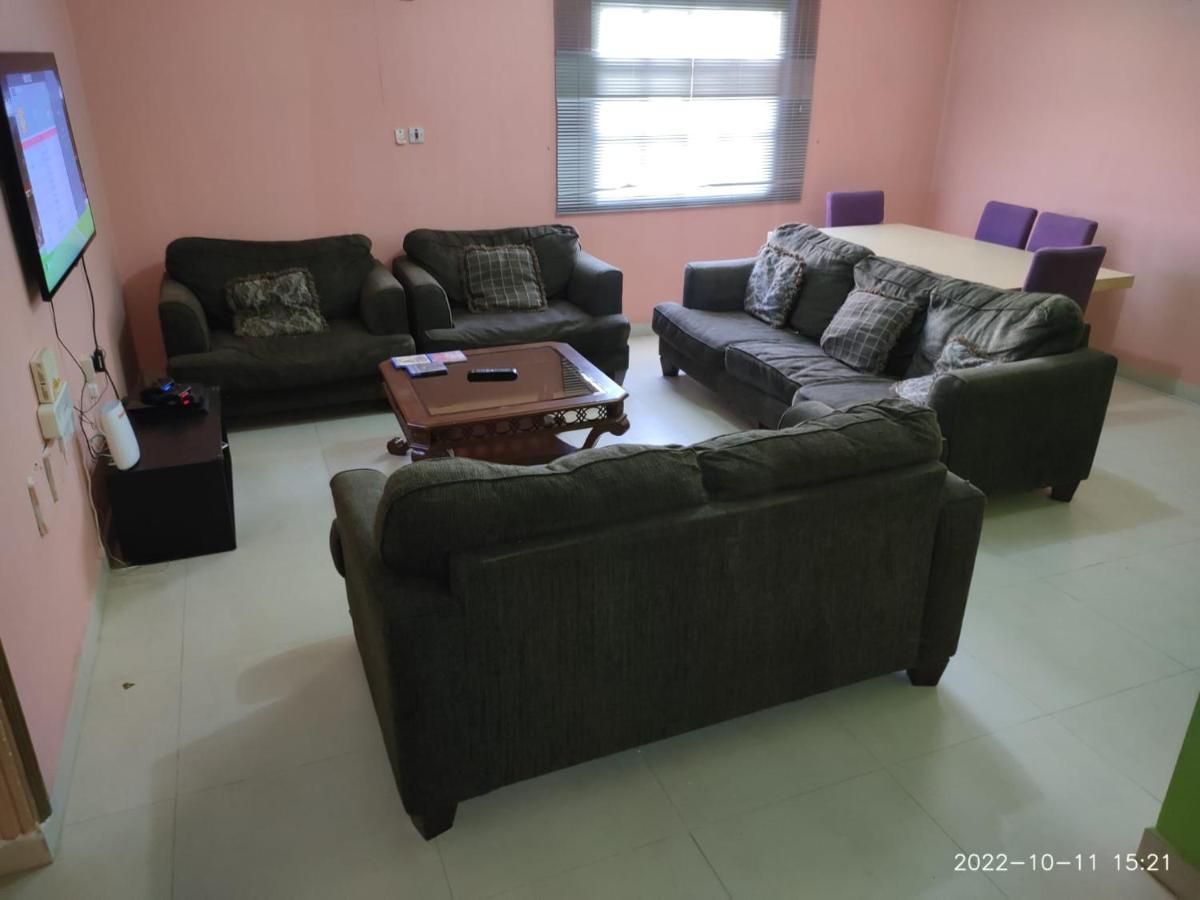 Homestay 1 Private Bedroom In A Shared Apartment. *