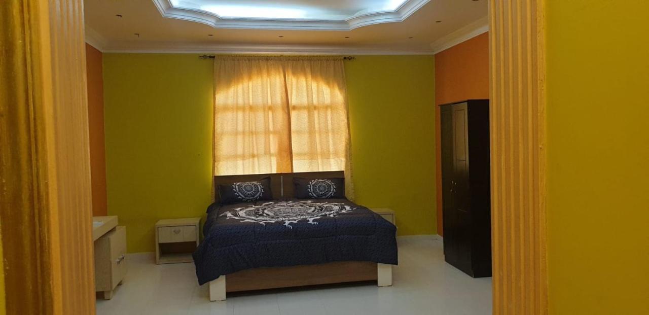 Homestay 1 Private Bedroom In A Shared Apartment. *