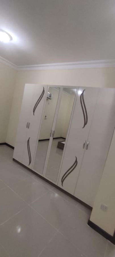 Villa Al Jazeera 8 Compound Doha