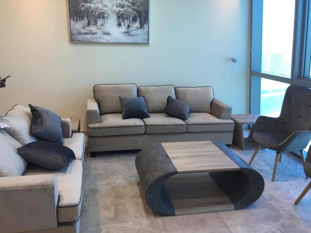 Lovely 2 Bed Apt On 24 Floor In Zig Zag Tower Apartment