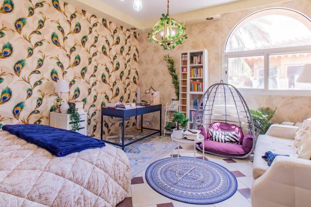 Cheerful 5-bedroom With Pool *