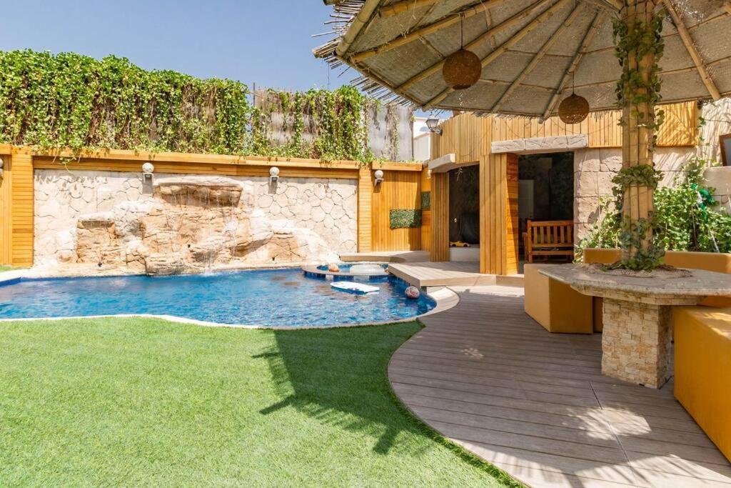 Cheerful 5-bedroom With Pool Villa *