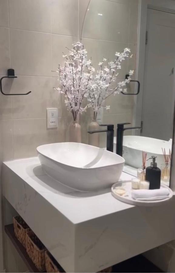 Khách sạn hẻo lánh Beachfront Luxury Apartment-pearl Island شقه مطله على الشاطئ بجزيرة اللؤلؤه *