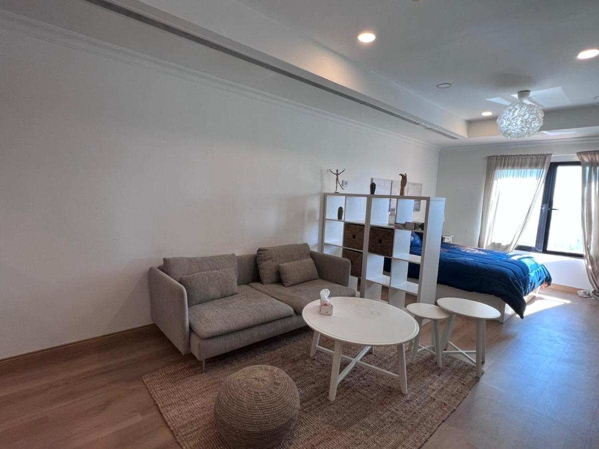 Marina View, Sunlit Studio In The Pearl